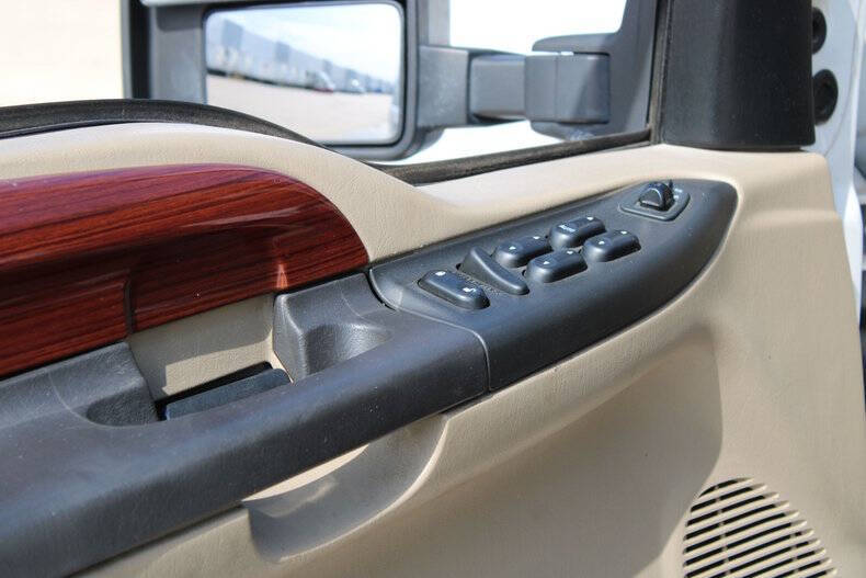 2005 Ford Excursion Eddie Bauer