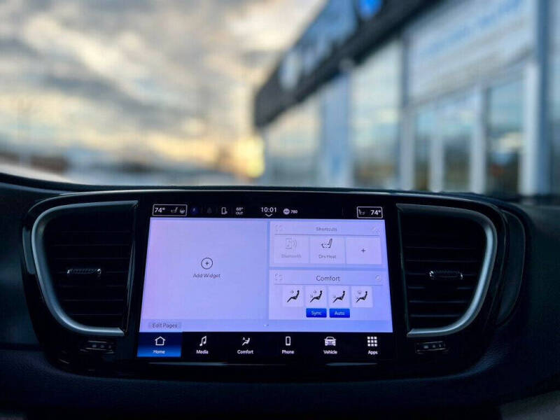 2021 Chrysler Pacifica Touring L