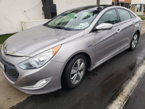 2011 Hyundai Sonata Hybrid for sale at Trini-D Auto Sales Center in San Diego CA