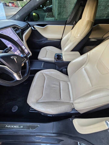 2016 Tesla Model S 90D