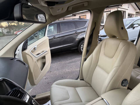 2015 Volvo XC60 T6 Platinum