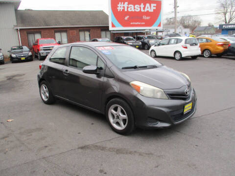 2012 Toyota Yaris 3-Door LE