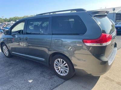 2013 Toyota Sienna XLE 8-Passenger
