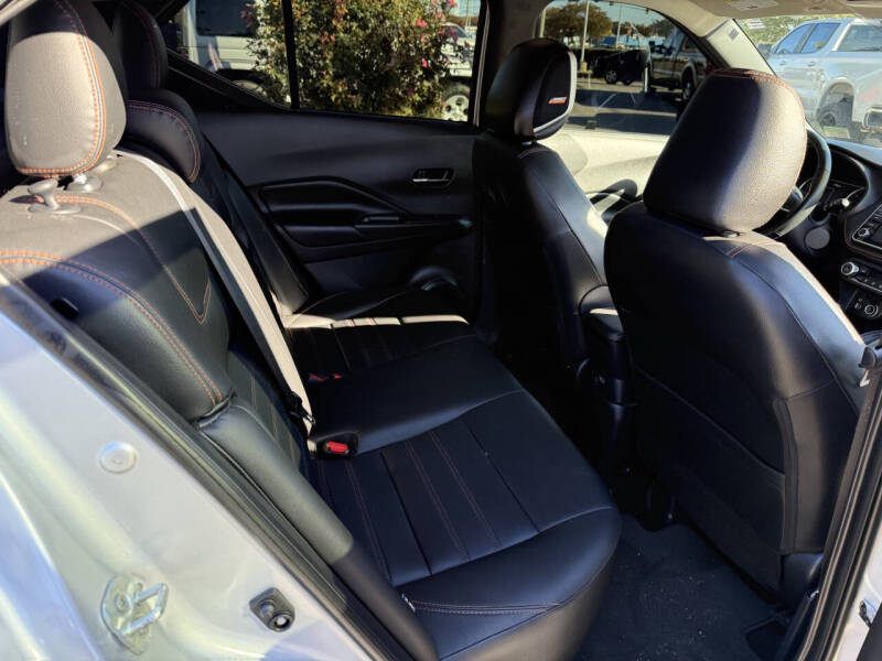 2020 Nissan Kicks SR