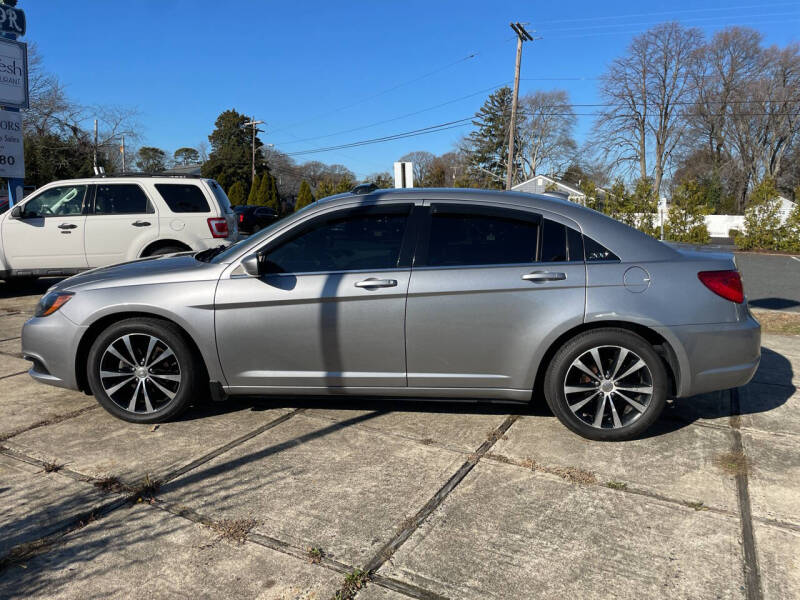 2014 Chrysler 200 Limited photo 9