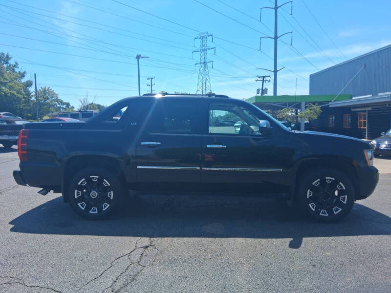 2011 Chevrolet Avalanche LTZ