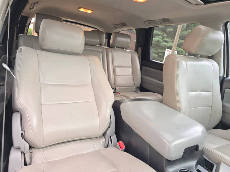 2014 Toyota Sequoia SR5