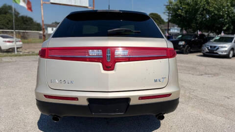 2017 Lincoln MKT Elite