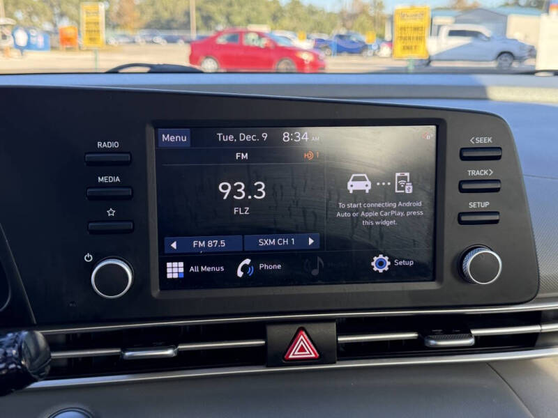 2022 Hyundai Elantra SEL