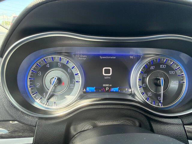 2017 Chrysler 300 Limited