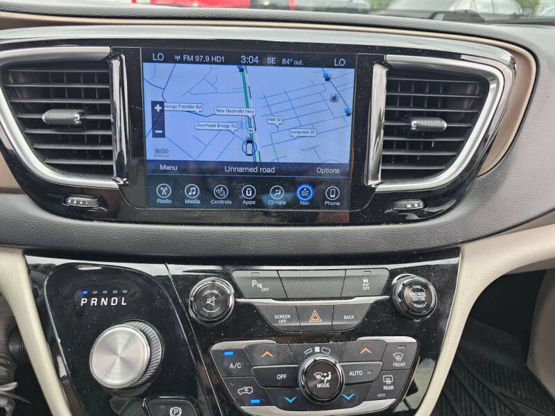 2017 Chrysler Pacifica Touring-L Plus
