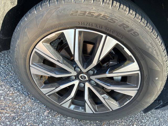 2024 Volvo XC60 B5 Plus Dark Theme