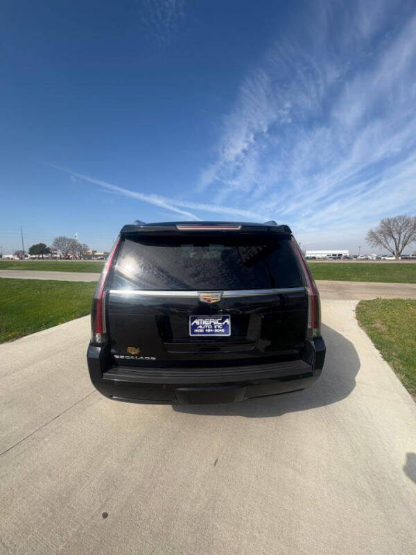 2015 Cadillac Escalade Luxury