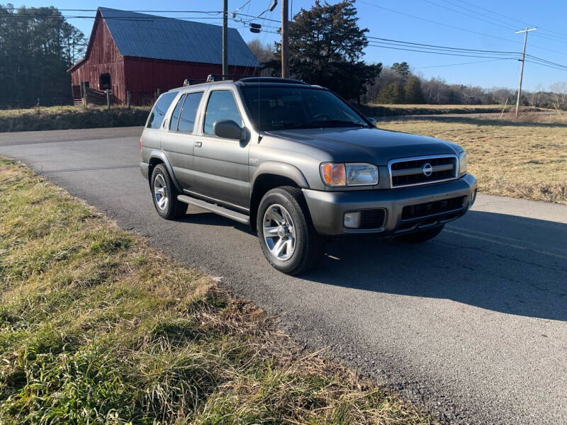 2004 Nissan Pathfinder for sale at TRAVIS AUTOMOTIVE in Corryton TN