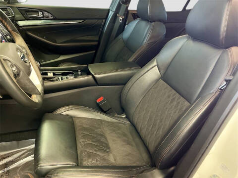 2023 Nissan Maxima 3.5 SR