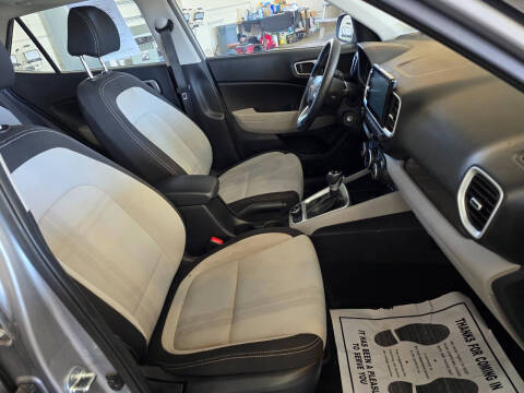 2023 Hyundai Venue SEL