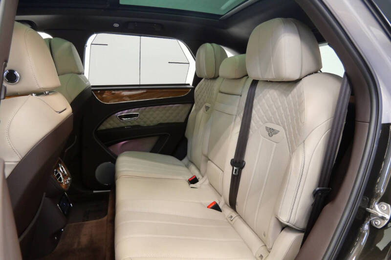 2021 Bentley Bentayga Hybrid