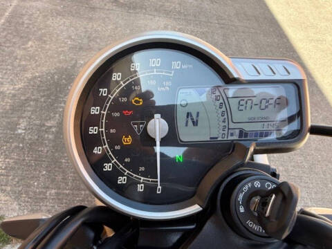 2025 Triumph Scrambler 400 X Phantom Black