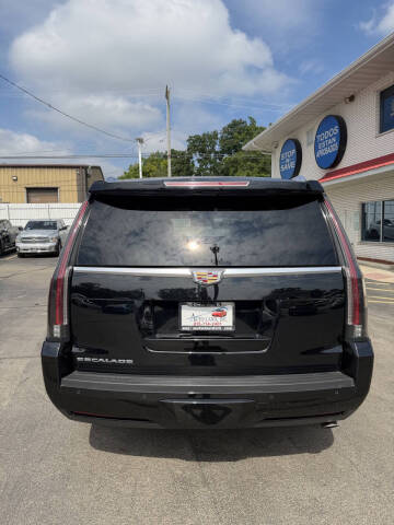 2017 Cadillac Escalade Luxury