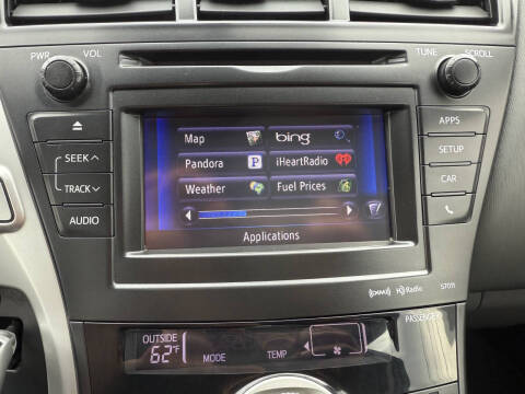 2013 Toyota Prius v Five