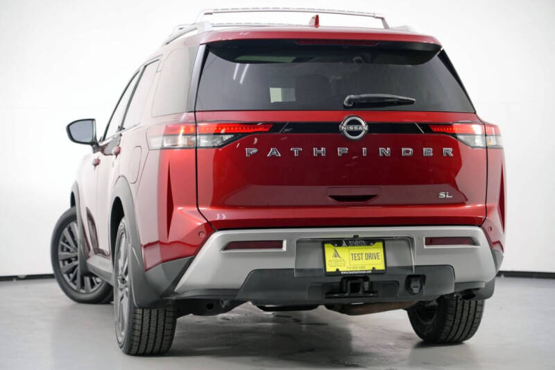 2022 Nissan Pathfinder SL