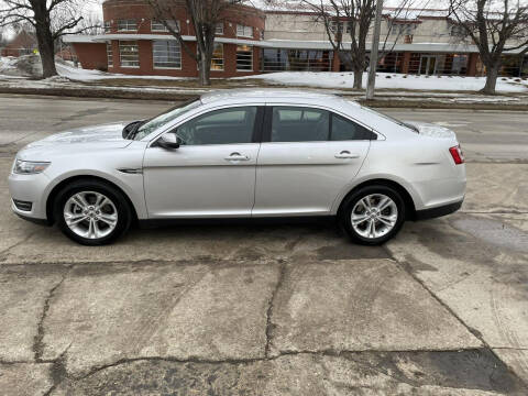 2018 Ford Taurus for sale at Mulder Auto Tire and Lube in Orange City IA