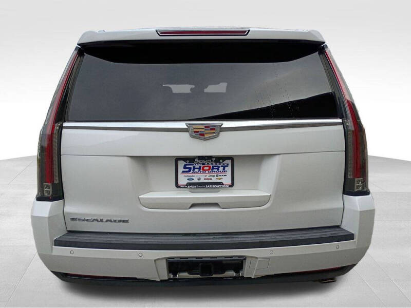 2018 Cadillac Escalade Luxury