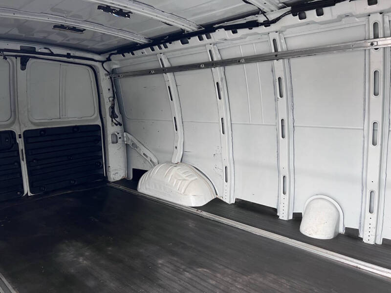 2018 GMC Savana 2500