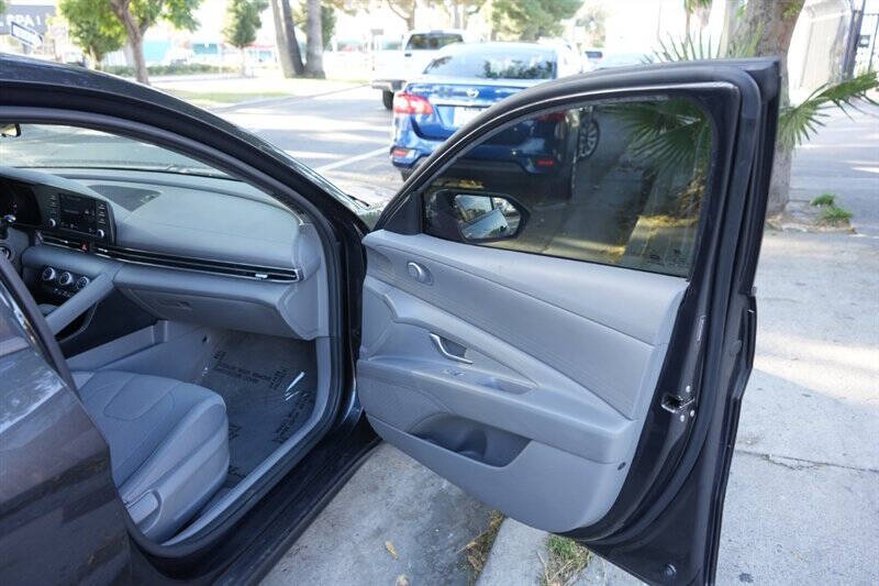 2021 Hyundai Elantra SE