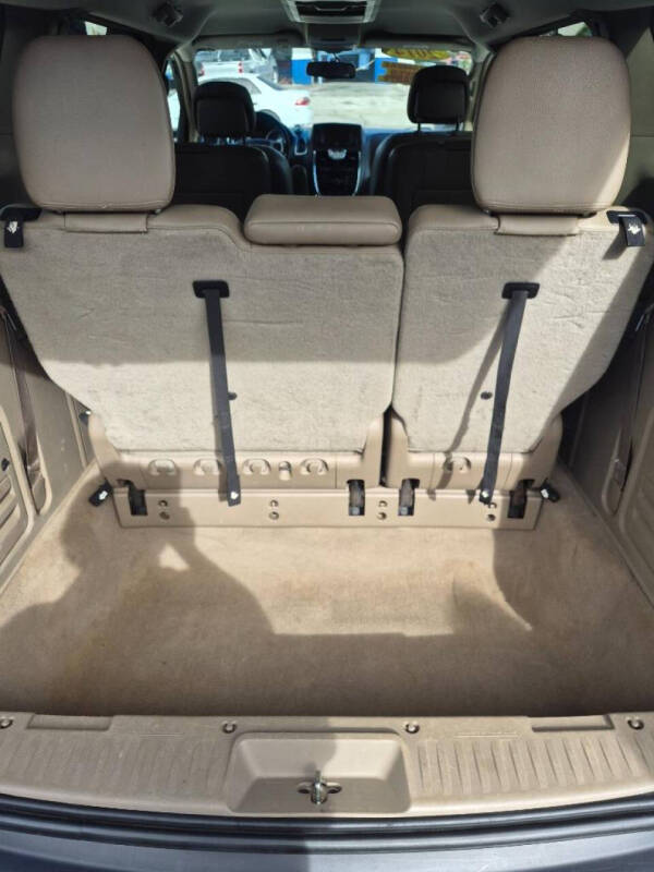 2014 Chrysler Town and Country Touring