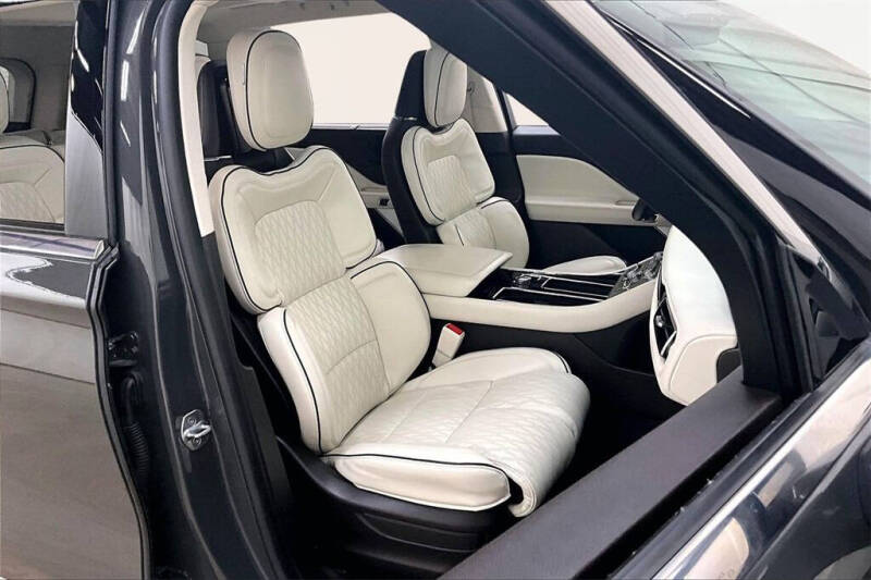 2022 Lincoln Aviator Black Label