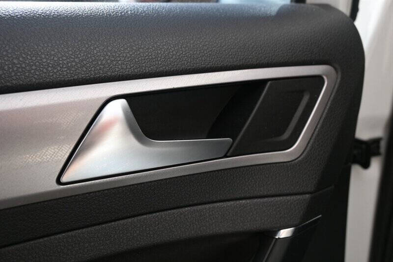 2016 Volkswagen e-Golf SE