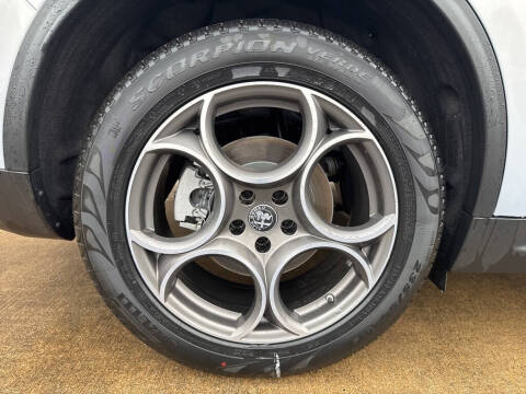 2025 Alfa Romeo Stelvio