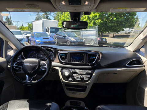 2018 Chrysler Pacifica Touring L