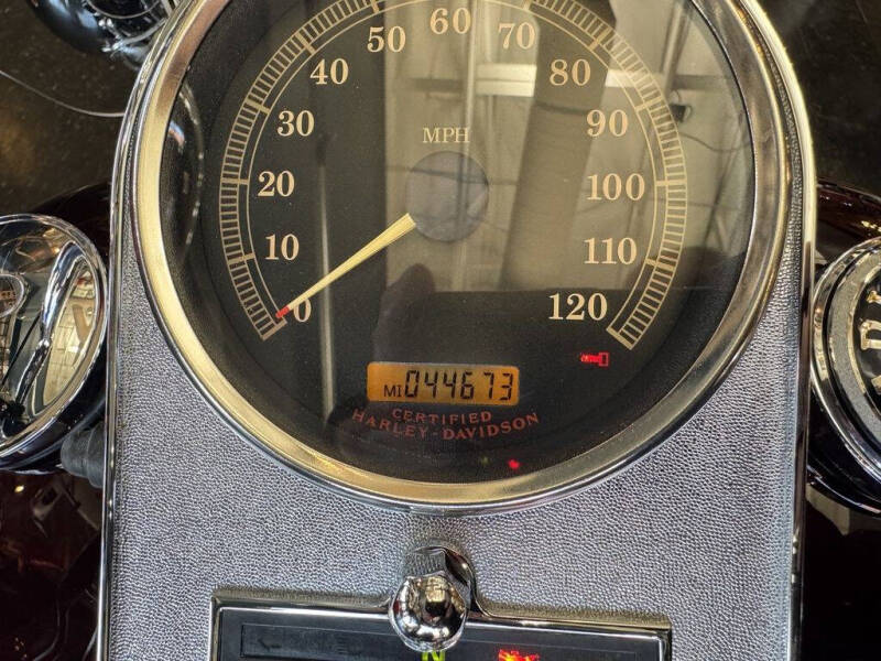 2005 Harley-Davidson FLHRCI - Road King Class