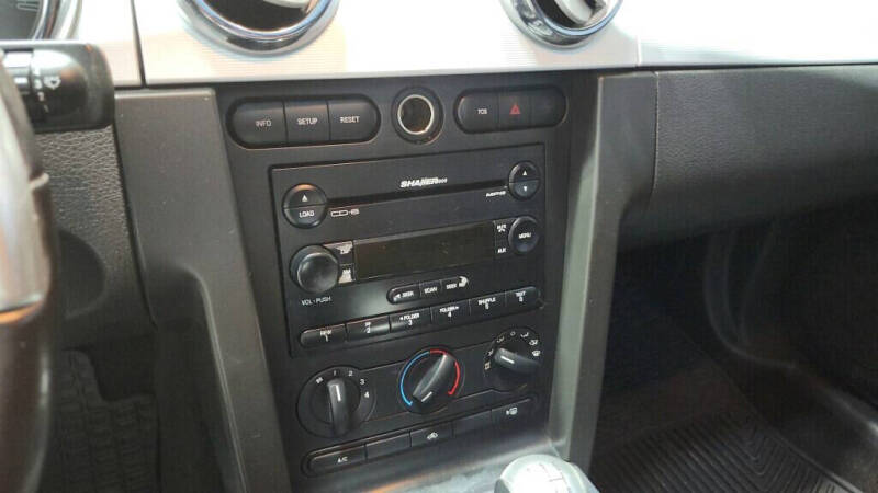 2006 Ford Mustang GT Deluxe
