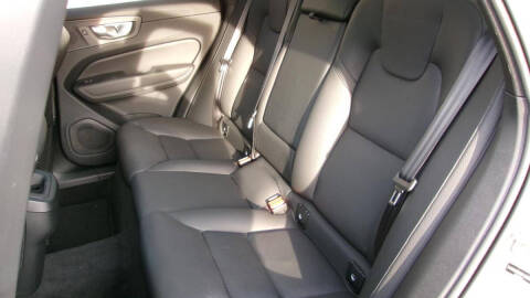 2025 Volvo XC60 B5 Plus Dark Theme