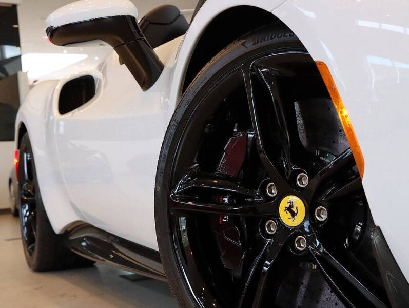 2025 Ferrari 296 GTS