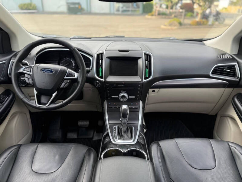 2017 Ford Edge Titanium