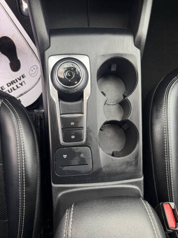 2022 Ford Escape SEL