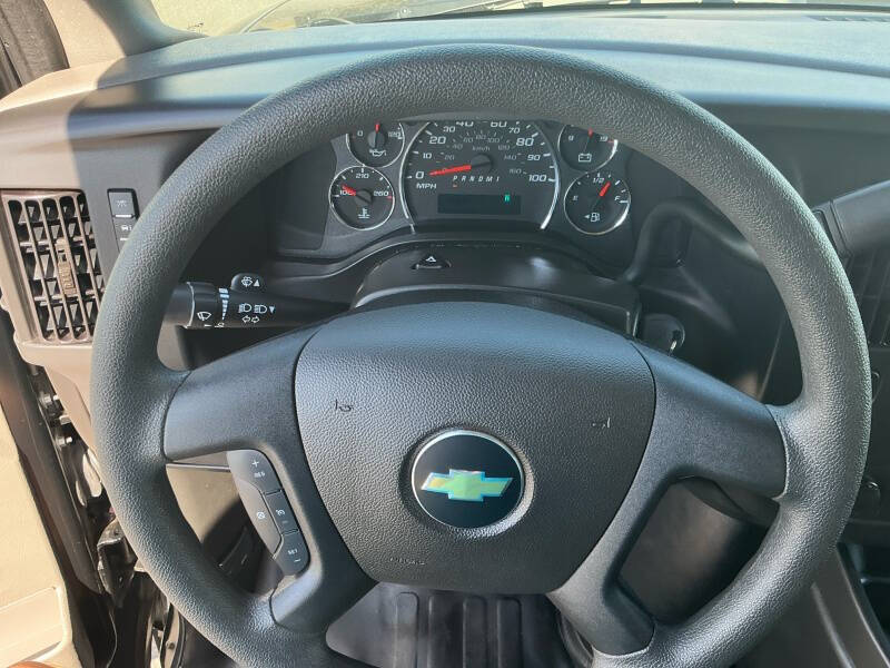 2025 Chevrolet Express LS 3500