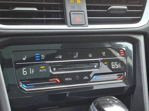 2025 Volkswagen Taos SEL 4Motion