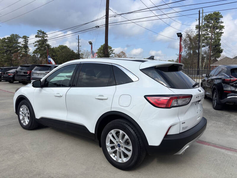 2020 Ford Escape SE