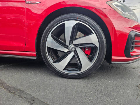 2018 Volkswagen Golf GTI S