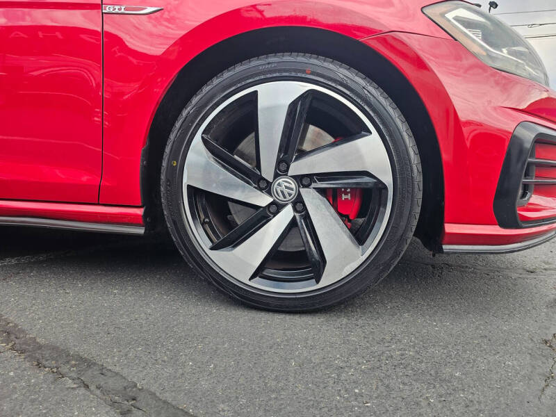 2018 Volkswagen Golf GTI S