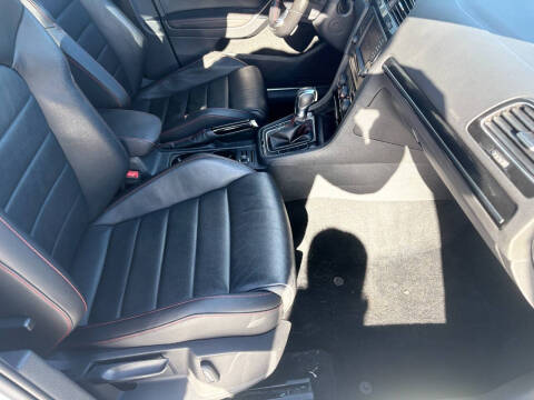 2017 Volkswagen Golf GTI SE