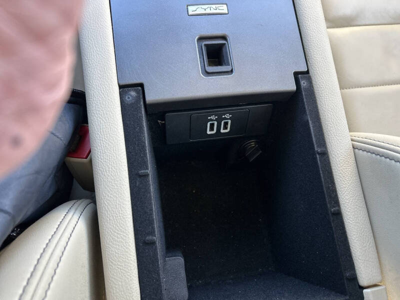 2019 Ford Taurus SEL