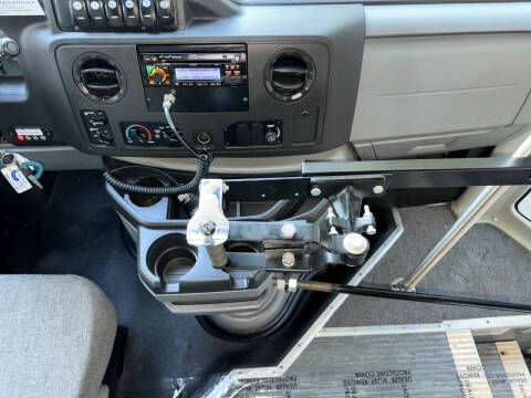 2013 Ford E-Series E-450 SD