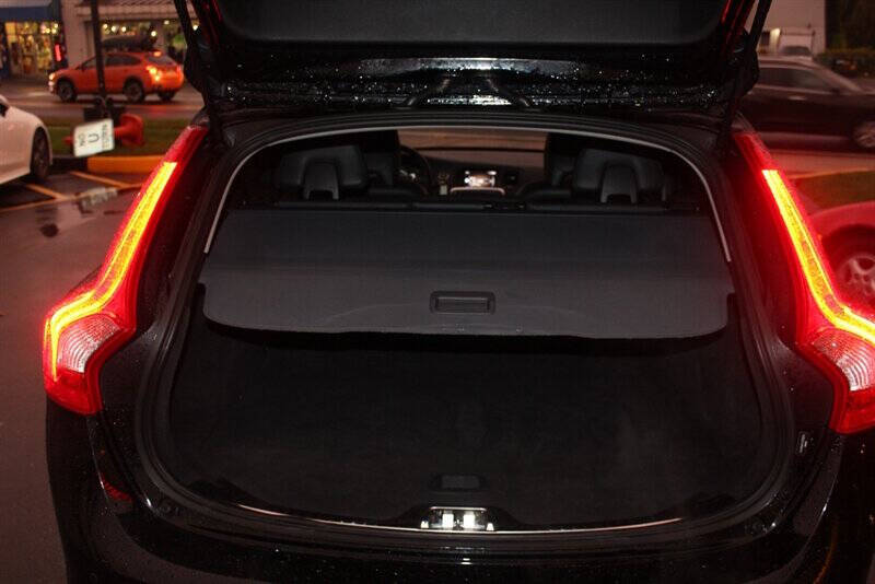 2018 Volvo V60 Cross Country T5 Premier