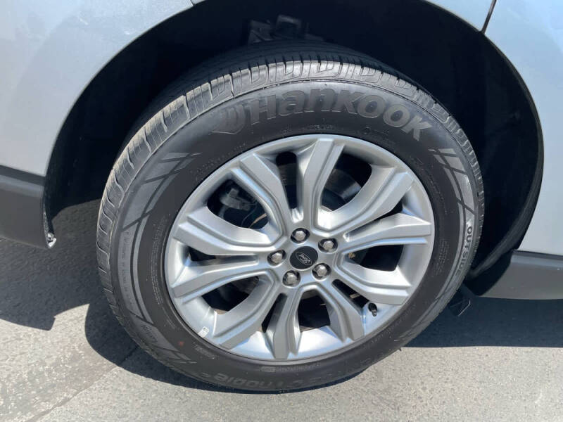 2023 Ford Edge Titanium